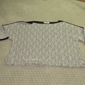 Chico's Size XL V-Neck Cream Black Abstract Design Dolman Blouse